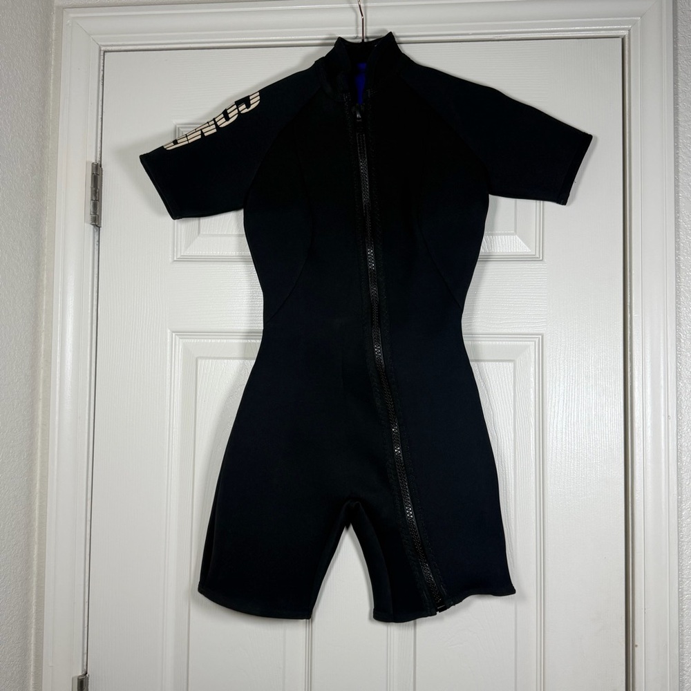 Ocean Tec Made In USA Black Shorty Style Wetsuit Full Zip Surf Size 6